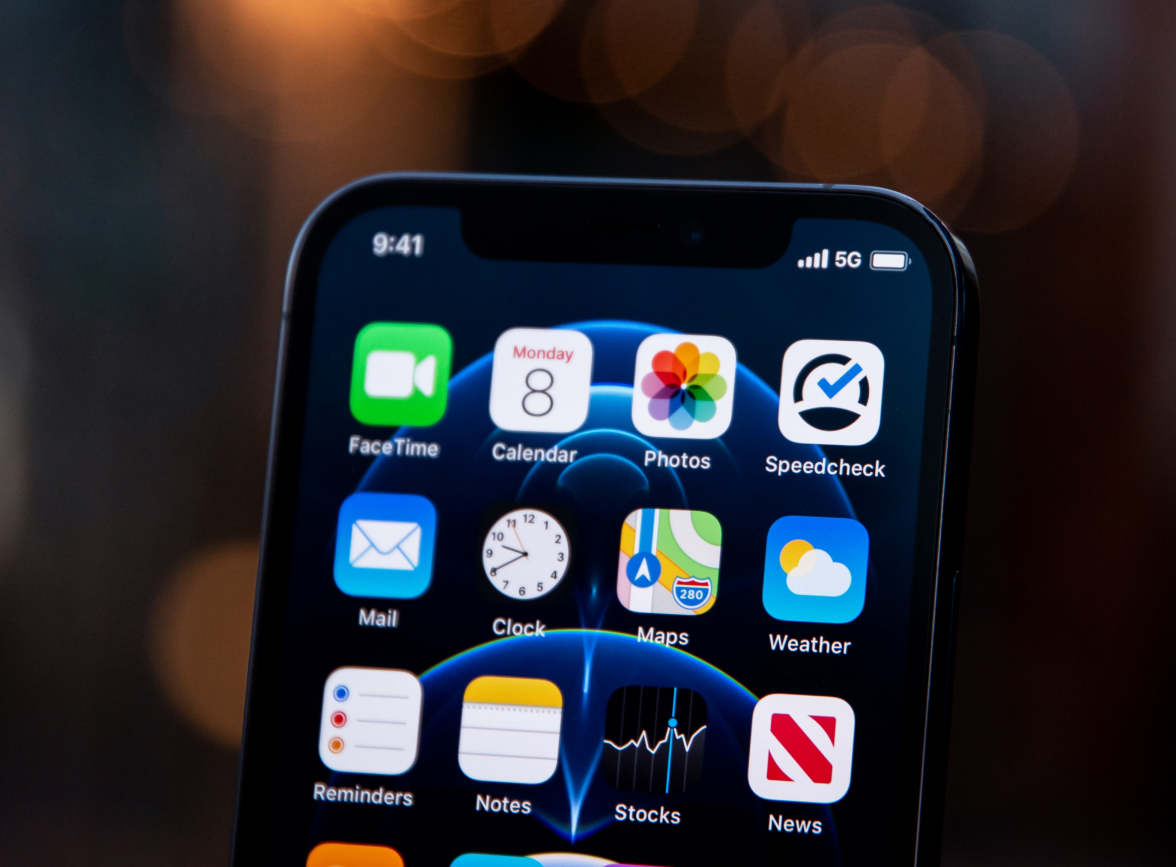 平江苹果手机维修分享为什么 iPhone 12 在冬季会自动关机 